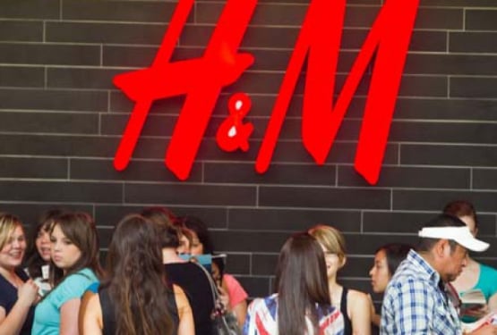 H&M face angajari. Vezi ORASELE si CERINTELE la angajare